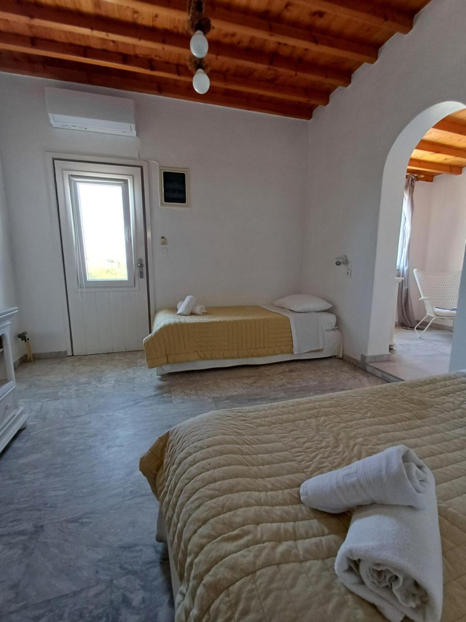 Manos Rooms Mykonos Town Eksteriør billede