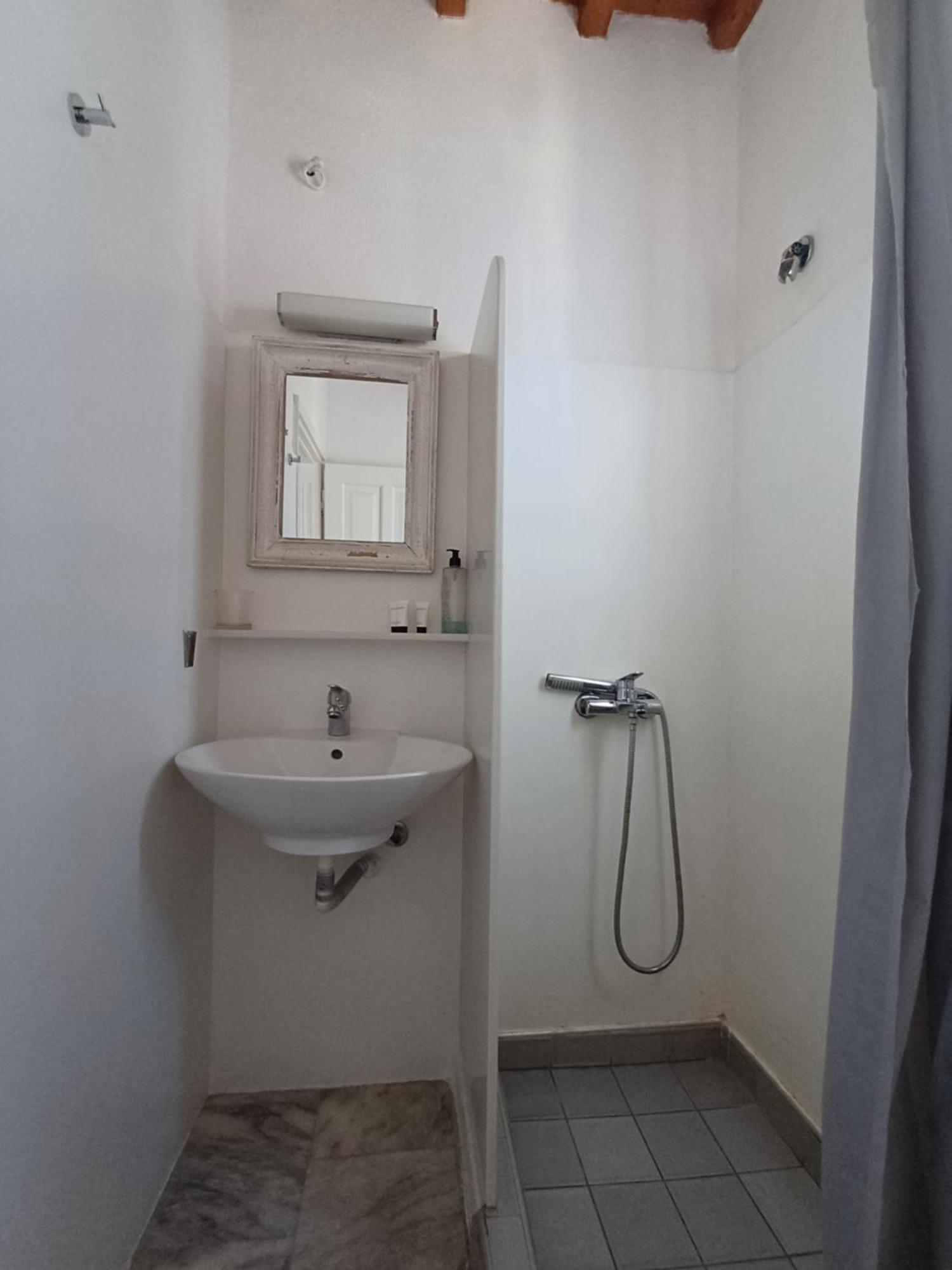 Manos Rooms Mykonos Town Eksteriør billede