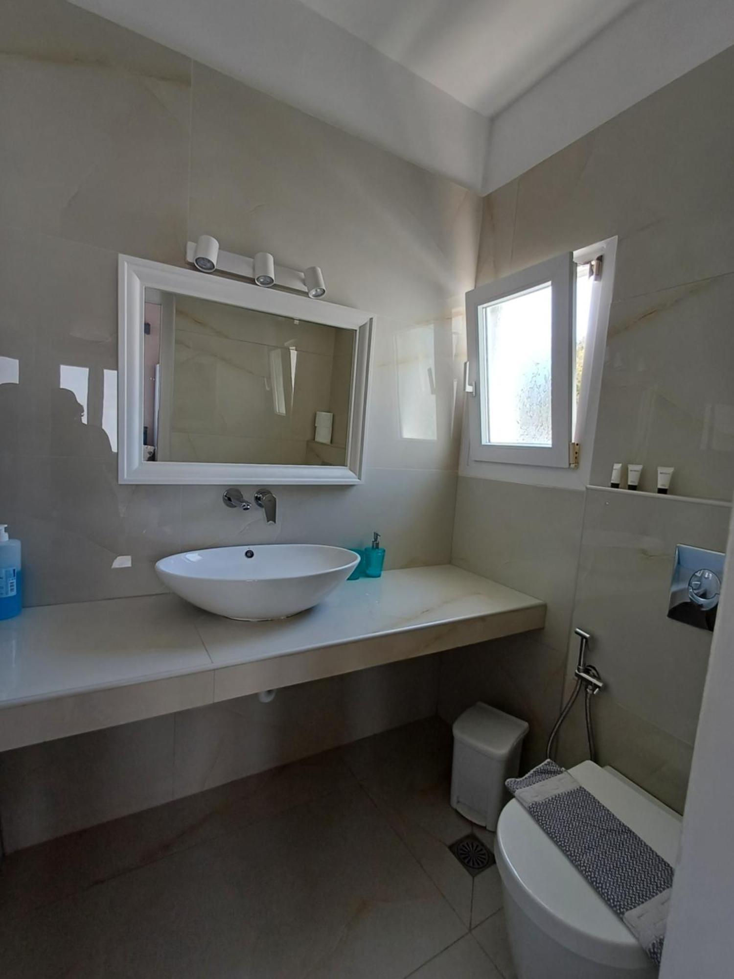Manos Rooms Mykonos Town Eksteriør billede