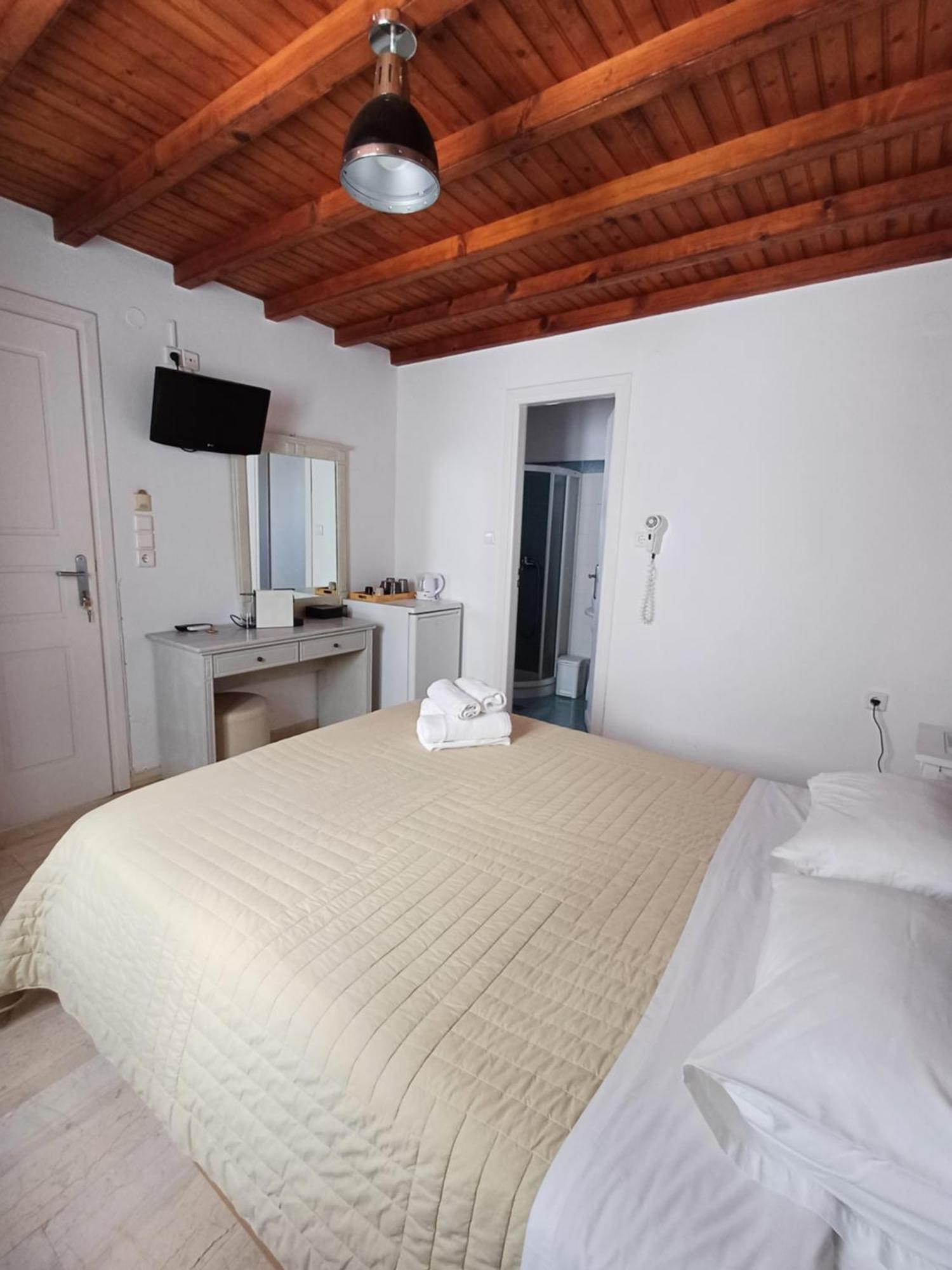 Manos Rooms Mykonos Town Eksteriør billede